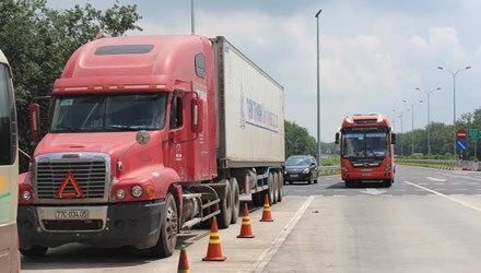 Cao tốc TPHCM - Long Thành - Dầu Giây nổi tiếng với tình trạng xe quá tải